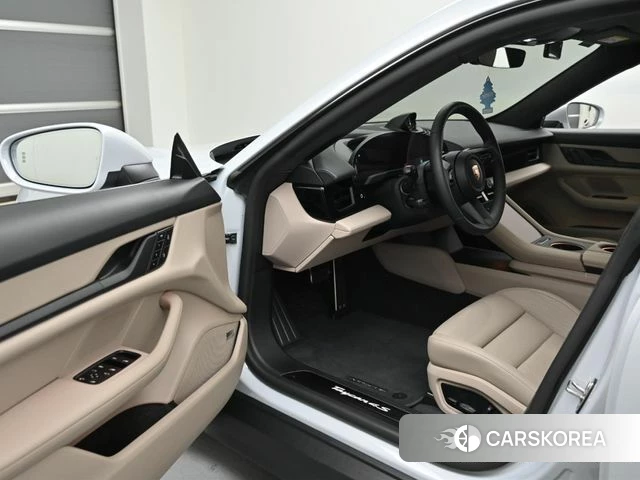 Porsche Taycan 2025 Белый из Кореи, фото 2