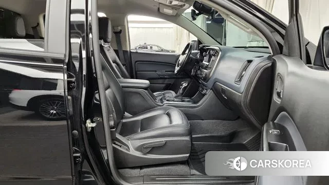 Chevrolet (GM Daewoo) Real New Colorado 2022 Черный из Кореи, фото 2