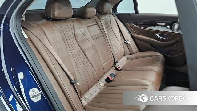 Mercedes-Benz E-Class W213 2018 Синий из Кореи, фото 2