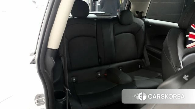 Mini Cooper 2023 Белый из Кореи, фото 2