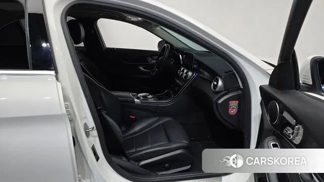 Mercedes-Benz C-Class W205 2019 Белый из Кореи, фото 2