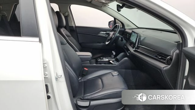 Kia Sportage 5th Generation 2023 Белый из Кореи, фото 2