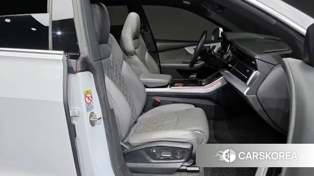 Audi Q8 (4M) 2020 Белый из Кореи, фото 2
