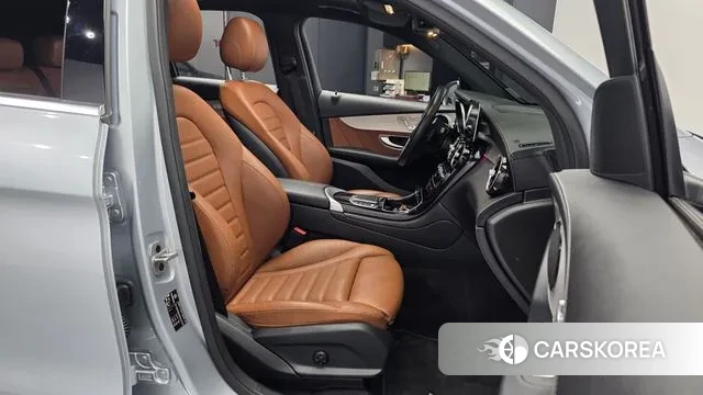 Mercedes-Benz GLC-Class X253 2022 Серебристо-серый из Кореи, фото 2