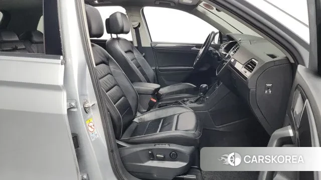 Volkswagen Tiguan second Generation 2018 Серебряный из Кореи, фото 2