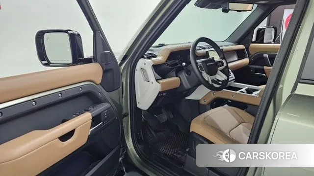 Land Rover Defender (L663) 2025 Светло-зеленый из Кореи, фото 2