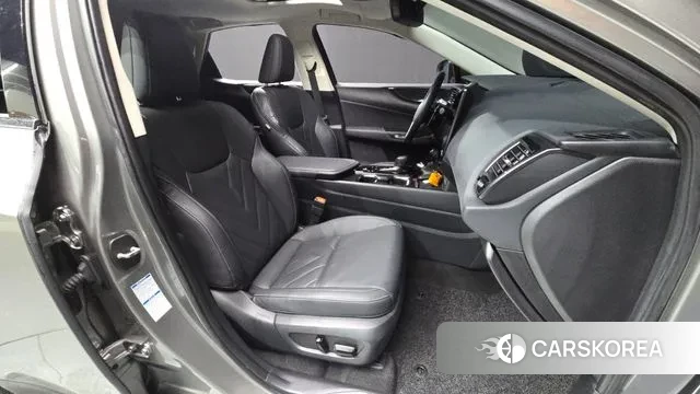 Lexus NX350h Second generation 2022 Серебристо-серый из Кореи, фото 2