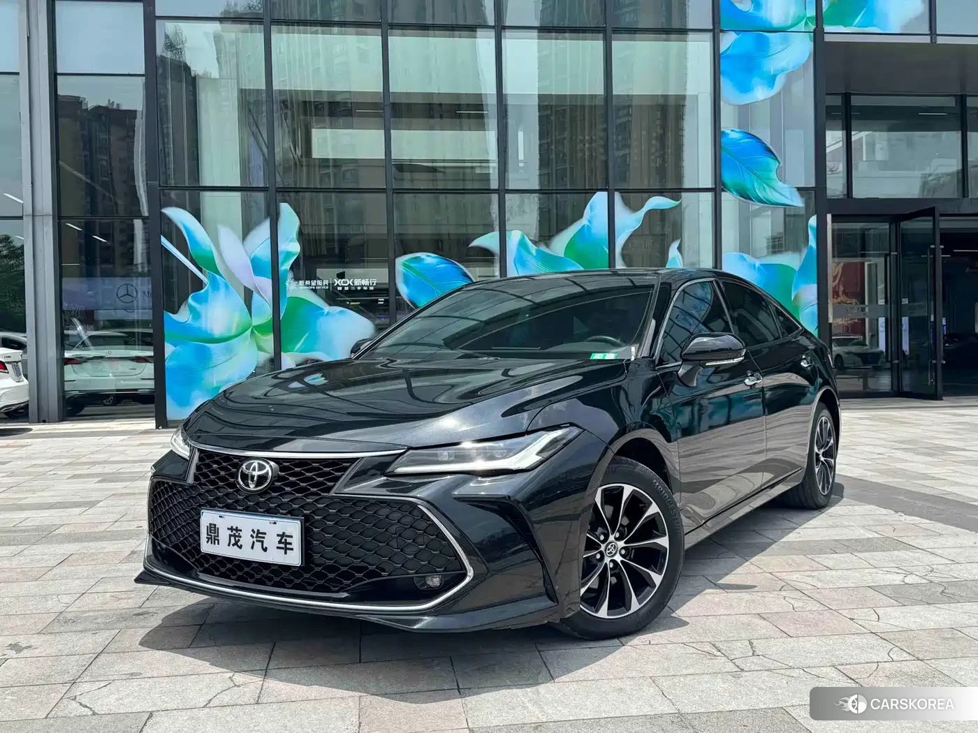 Toyota Avalon 2024 Черный из Китая, фото 2