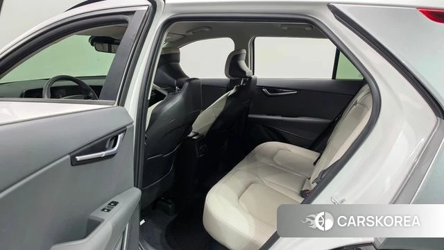 Kia Di Ol Nu Niro 2022 Белый из Кореи, фото 2