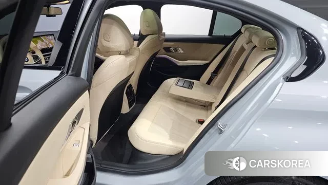 BMW 3 Series (G20) 2024 Серебристо-серый из Кореи, фото 2