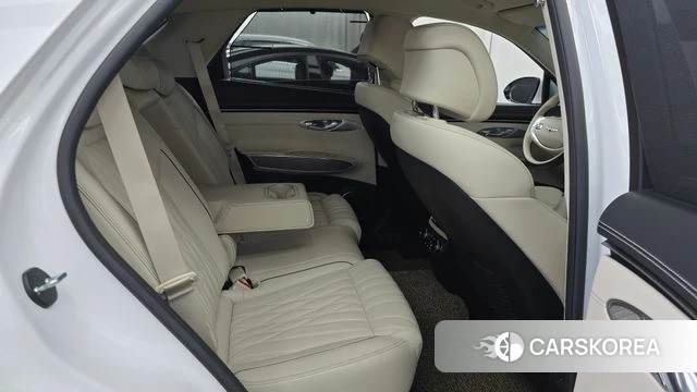 Genesis GV70 2022 Белый из Кореи, фото 2