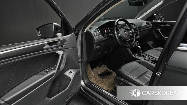Volkswagen Tiguan second Generation 2020 Серый из Кореи, фото 2
