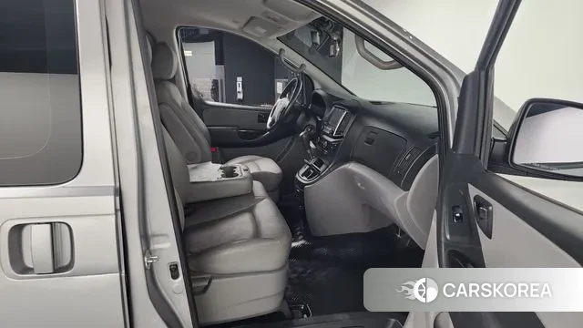 Hyundai The New Grand Starex 2018 Серебряный из Кореи, фото 2