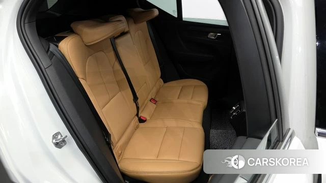 Volvo XC40 2021 Белый из Кореи, фото 2