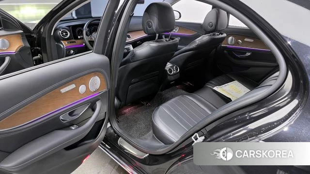 Mercedes-Benz E-Class W213 2018 Черный из Кореи, фото 2