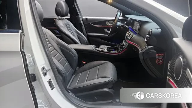 Mercedes-Benz E-Class W213 2022 Белый из Кореи, фото 2