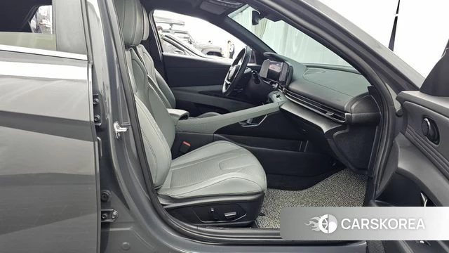 Hyundai The New Avante (CN7) 2024 Серый из Кореи, фото 2