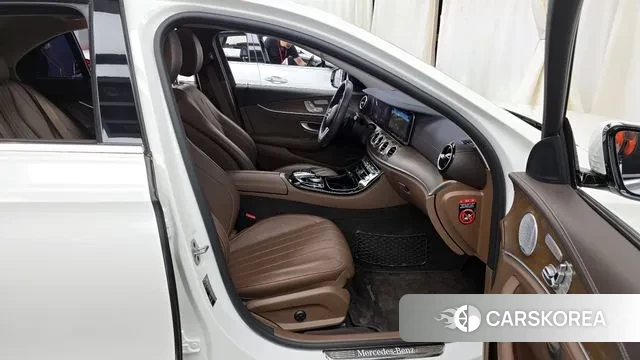 Mercedes-Benz E-Class W213 2019 Белый из Кореи, фото 2