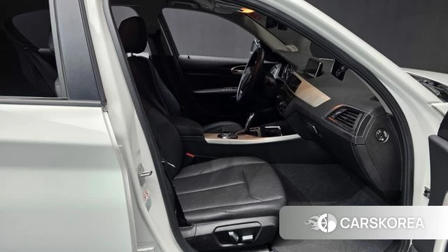 BMW 1 Series (F20) 2018 Белый из Кореи, фото 2