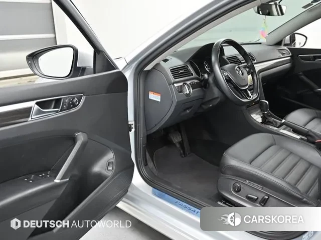 Volkswagen The New Passat 2018 Серебряный из Кореи, фото 2