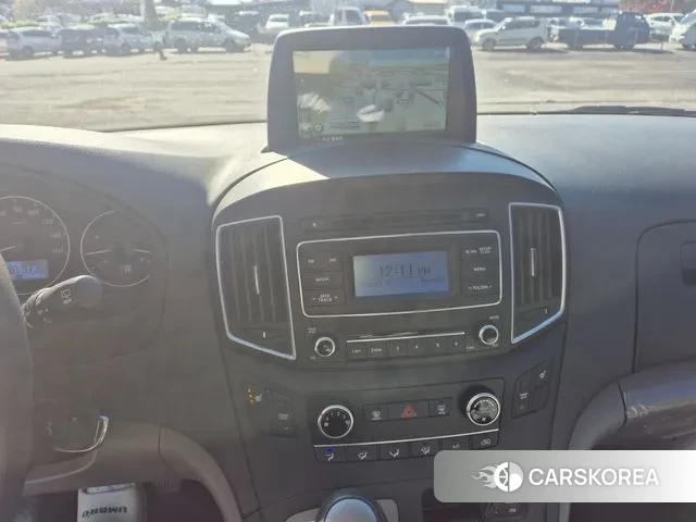 Hyundai The New Grand Starex 2018 Серебристо-серый из Кореи, фото 2