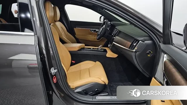 Volvo S90 2024 Серый из Кореи, фото 2