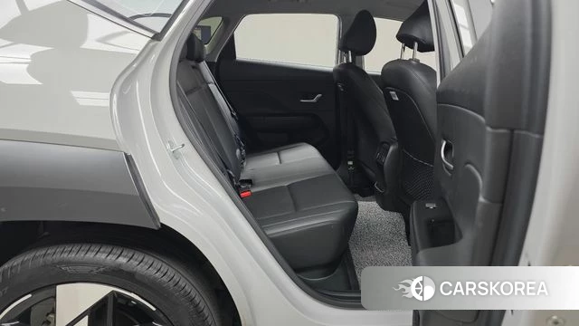 Hyundai Kona (SX2) 2023 Серебристо-серый из Кореи, фото 2