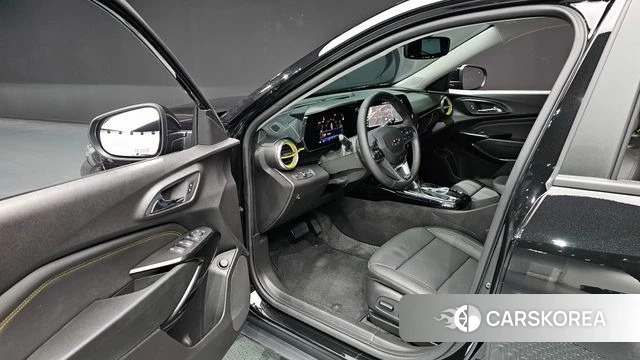 Chevrolet (GM Daewoo) Trax Crossover 2023 Черный из Кореи, фото 2