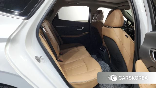 Hyundai Sonata D Edge Hybrid (DN8) 2023 Белый из Кореи, фото 2