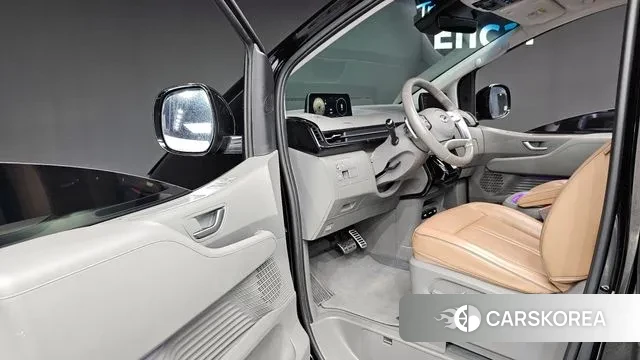 Hyundai Staria 2023 Черный из Кореи, фото 2