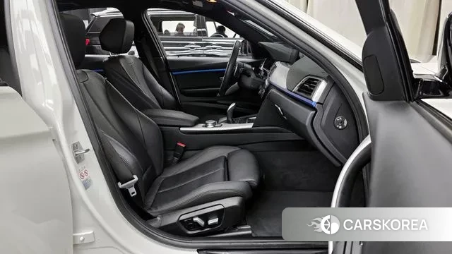 BMW 3 Series (F30) 2018 Белый из Кореи, фото 2