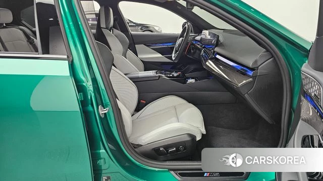 BMW M5 (G90) 2025 Синий нефрит из Кореи, фото 2