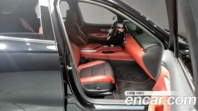 Genesis GV70 2023 Черный из Кореи, фото 2