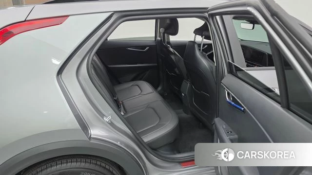 Kia Di Ol Nu Niro 2024 Серебристо-серый из Кореи, фото 2