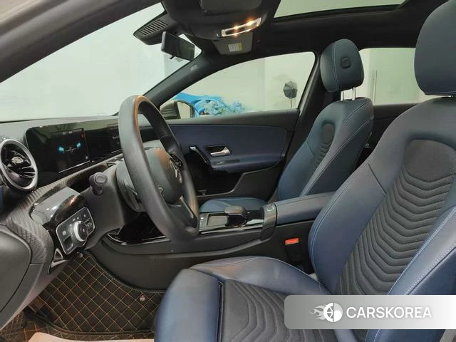 Mercedes-Benz Class A 2019 Серебристо-серый из Китая, фото 2
