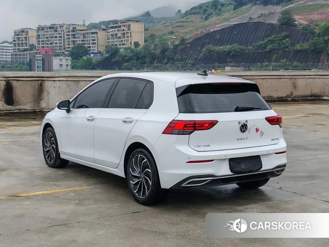 Volkswagen Golf 2022 Белый из Китая, фото 2
