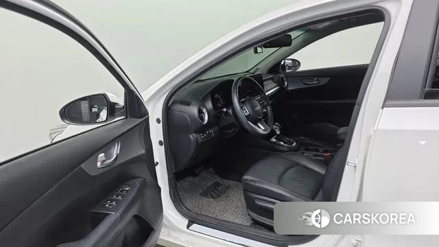 Kia The New K3 2nd generation 2021 Белый из Кореи, фото 2