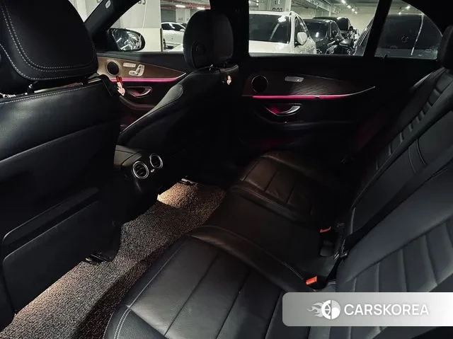 Mercedes-Benz E-Class W213 2021 Серый из Кореи, фото 2