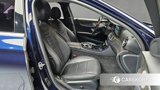 Mercedes-Benz E-Class W213 2020 Синий из Кореи, фото 2