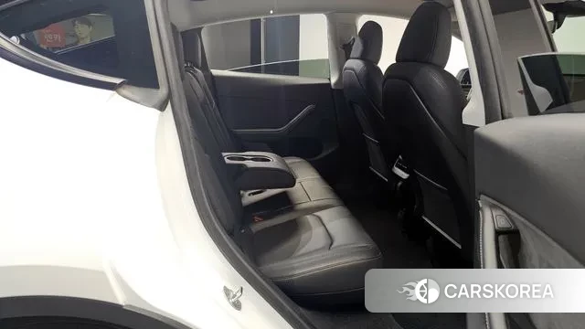 Tesla Model Y 2023 Белый из Кореи, фото 2