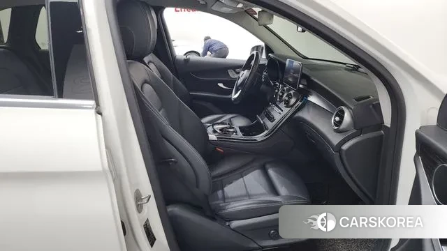 Mercedes-Benz GLC-Class X253 2019 Белый из Кореи, фото 2