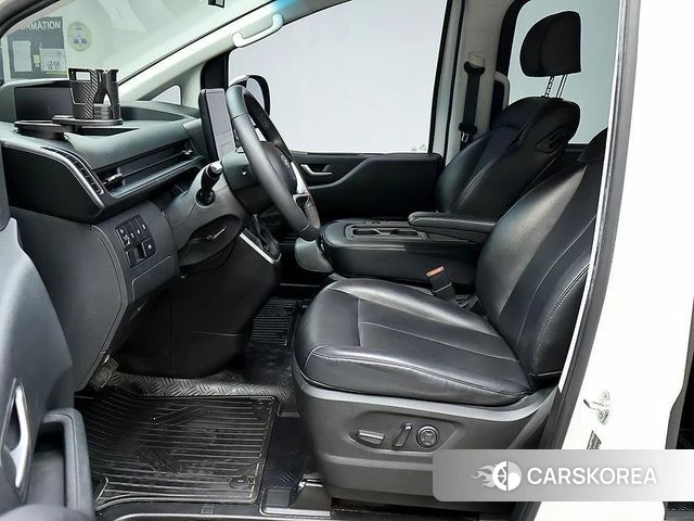 Hyundai Staria 2022 Белый из Кореи, фото 2