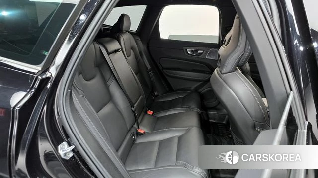 Volvo XC60 second Generation 2022 Черный из Кореи, фото 2