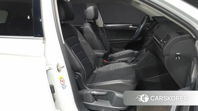 Volkswagen Tiguan Allspace 2020 Белый из Кореи, фото 2