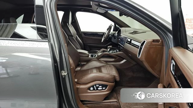 Porsche Cayenne (PO536) 2020 Серый из Кореи, фото 2