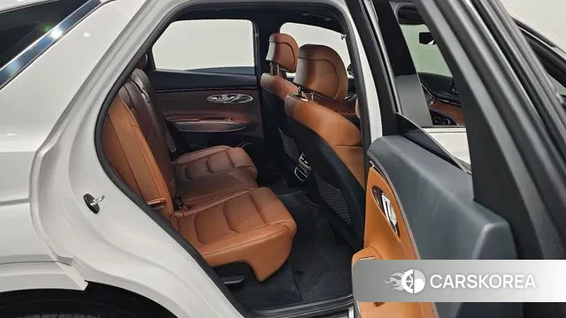 Genesis GV70 2023 Белый из Кореи, фото 2