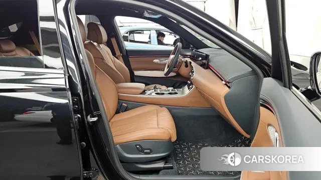 Genesis GV70 2024 Черный из Кореи, фото 2