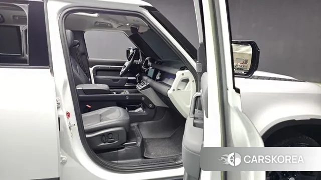 Land Rover Defender (L663) 2023 Белый из Кореи, фото 2