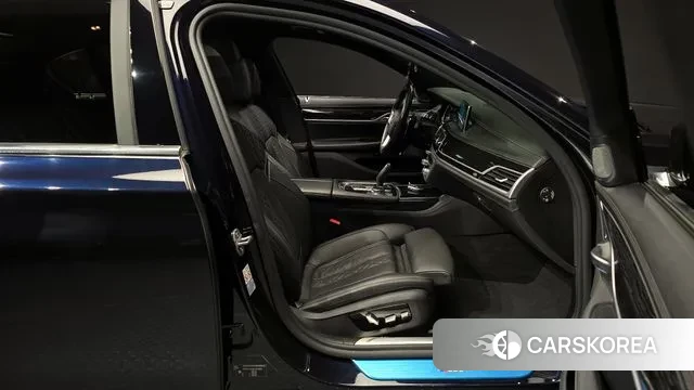 BMW 7 Series (G11) 2018 Черный из Кореи, фото 2