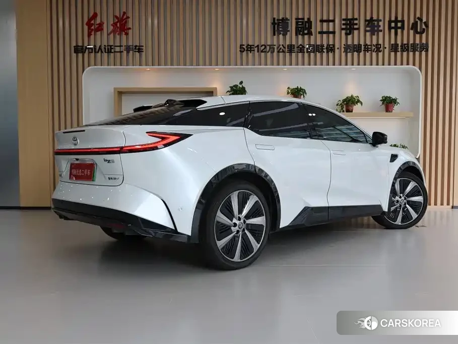 Toyota bZ5 2025 Белый из Китая, фото 2